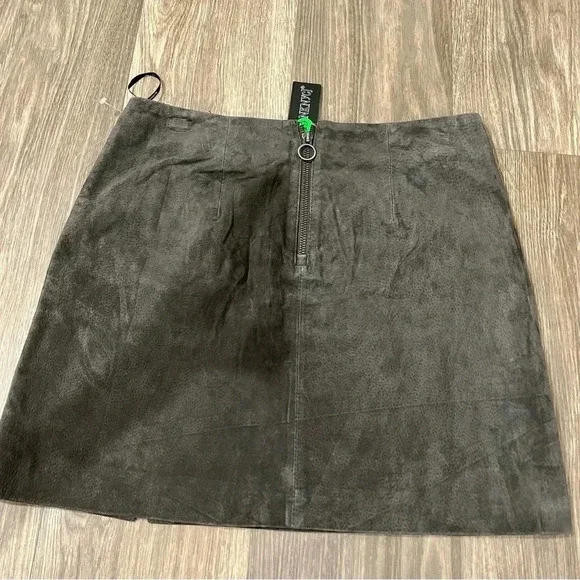 BlankNYC - Nordstrom Suede Gray Skirt in size 28 - Picture 4 of 4